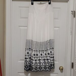 Devlin woman L white with black embroidery smocked strapless dress